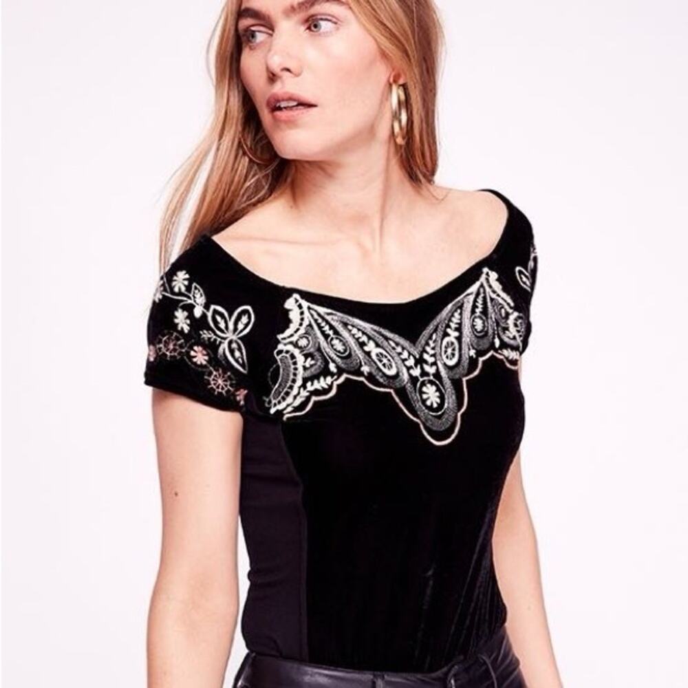 Free People Black Velvet Embroidered Short Sleeve Top Size Medium